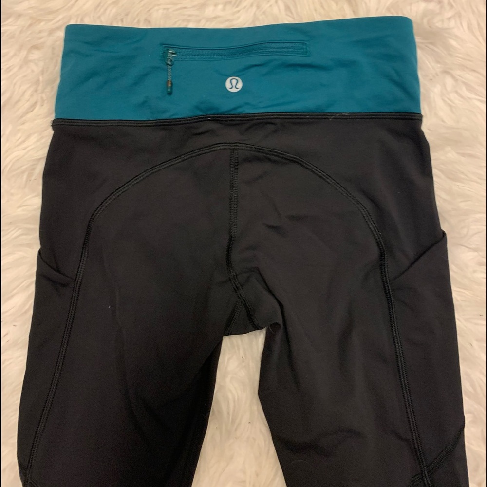 Lululemon black leggings with turquoise touch
